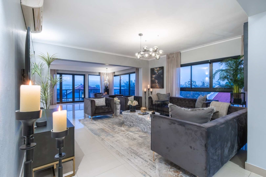 7 Bedroom Property for Sale in Oranjezicht Western Cape